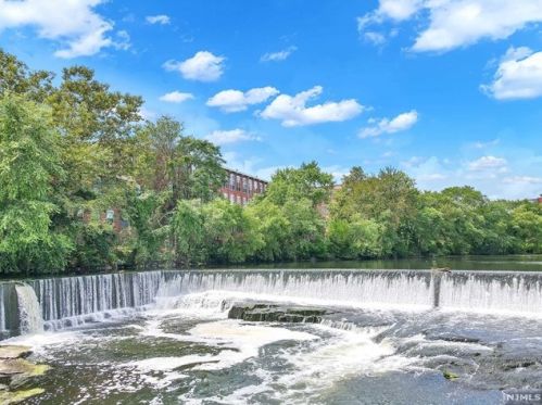 280 Main St, West Paterson NJ  07424-1236 exterior