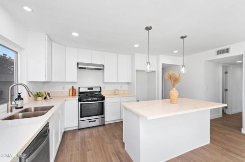 2169 Marvel Ave, Simi Valley CA  93065-2211 exterior