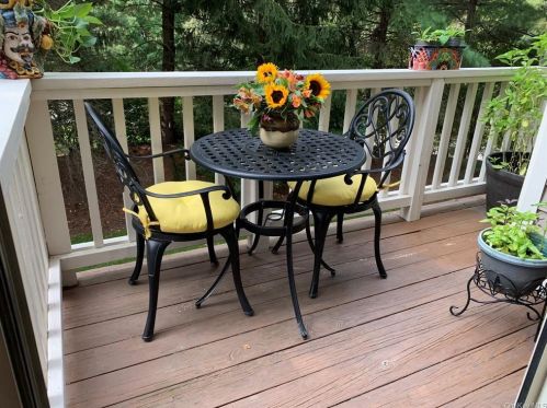 1408 Pondcrest Ln, White Plains NY  10607-1357 exterior