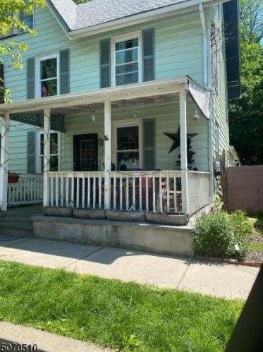 184 Market St, Belvidere, NJ 07823-1205