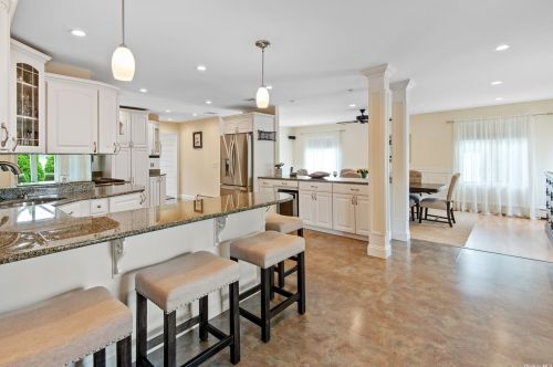 49 Roderick Rd, West Islip NY  11795-2632 exterior