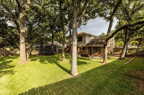 6801 Ridgewood Dr, Fort Worth, TX 76182-7639