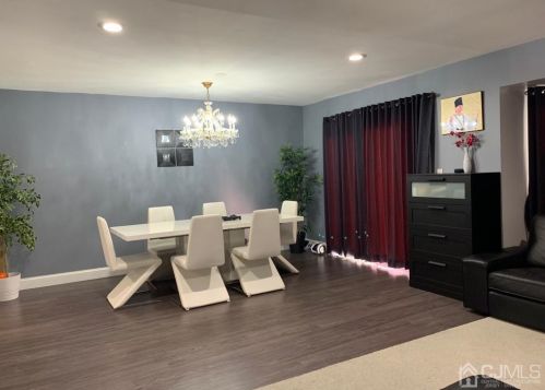 407 Maple Hill Dr, Woodbridge, NJ 07095-4105