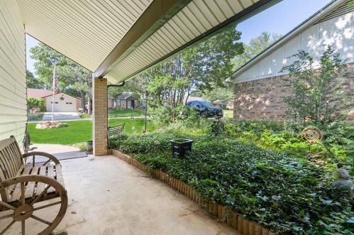713 Glenhaven Dr, Hurst, TX 76054-2305