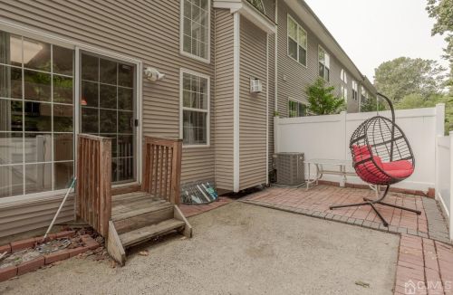 52 Pennsbury Way, East Brunswick NJ  08816-5268 exterior