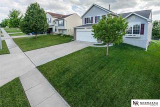 7708 161st Ter, Omaha, NE 68136-3244