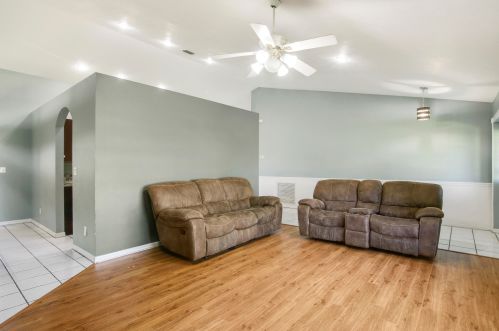 310 Rosewood Dr, Fort Pierce FL  34947-3424 exterior