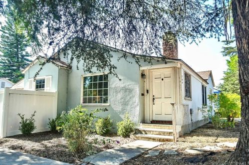 204 Jewell Pl, Orange, CA 92868-2527