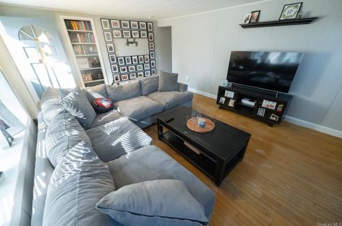 2 Brisman Dr, Thiells NY  10984-1439 exterior