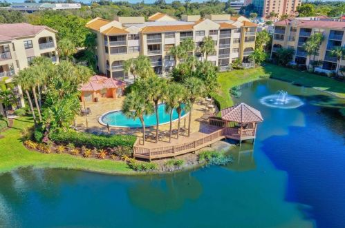 800 Uno Lago Dr, West Palm Beach, FL 33408-2679