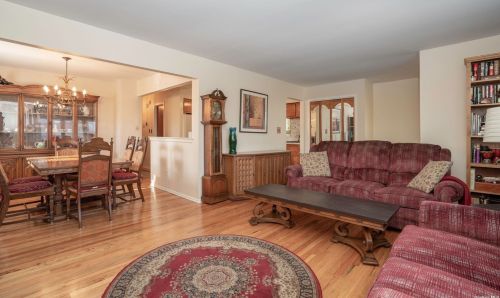 87 Central Ave, New Hyde Park NY  11040-4134 exterior