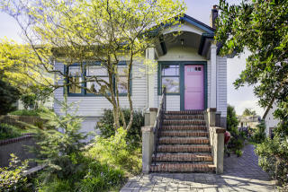 307 48th St, Seattle, WA 98107-3540