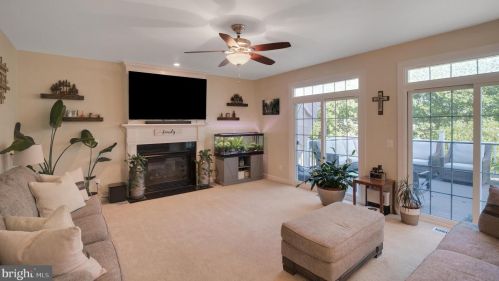 15575 Kelley Farm Ct, Woodbridge VA  22193-5784 exterior