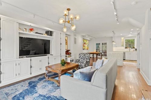 20-13 37th St, Long Island City NY  11105-1119 exterior