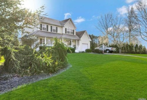 246 Baywood Dr, Baiting Hollow, NY 11933-9642