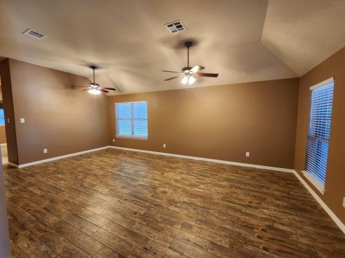 4805 Madrid Dr, Georgetown TX  78628-1381 exterior