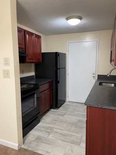 13 Village Rock Ln, Natick, MA 01760-5710