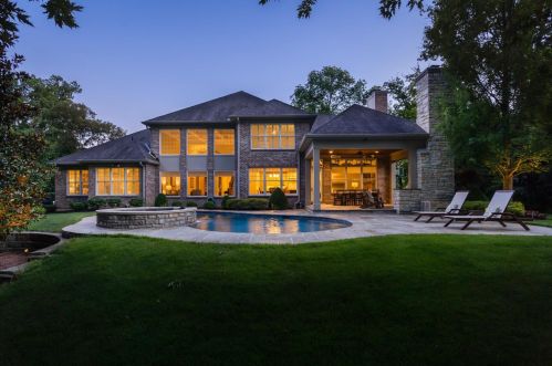 8080 Chinquapin Ln, Cincinnati, OH 45243-3242