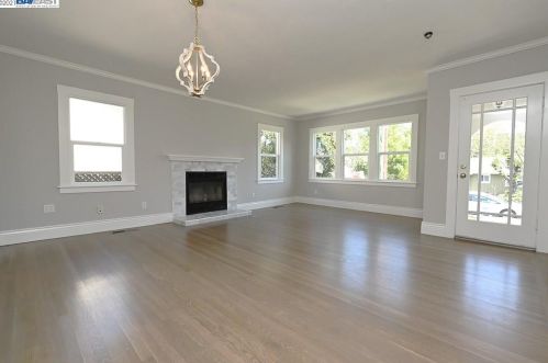 236 Ray St, Pleasanton CA  94566-6620 exterior