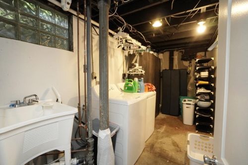 6 Damon Rd, Cincinnati OH 45218-1034 exterior