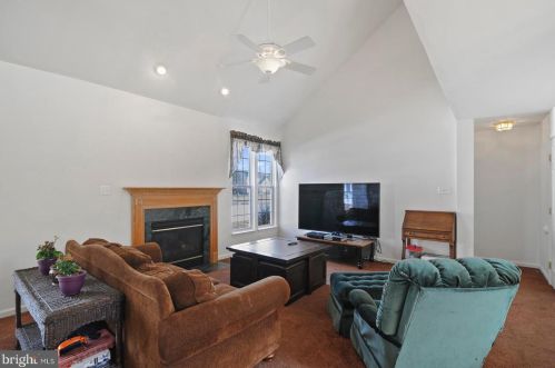87 Peyton St, Dover, DE 19901-5296