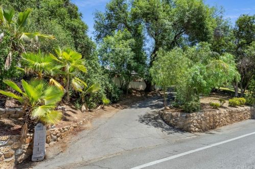 5064 Myrtle Ave, Riverside, CA 92506-1423