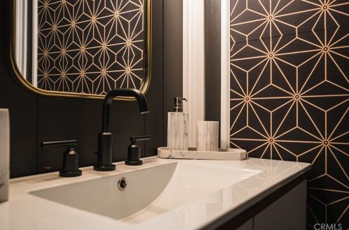 328 Sherwood Blvd, Big Bear City CA  92314 exterior