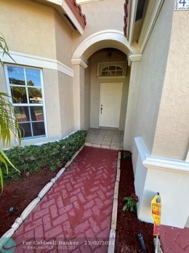 4980 134th Ave, Hollywood, FL 33027-5510