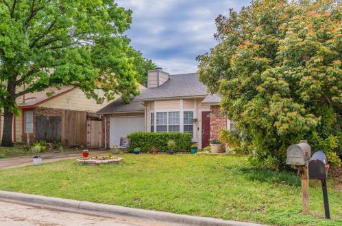 4644 Waterway Dr, Fort Worth, TX 76137-1530