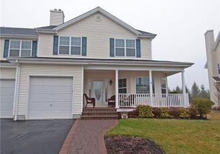 256 Rivendell Ct, Huntington Station, NY 11747-5347