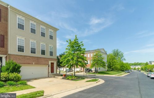 15935 Greymill Manor Dr, Haymarket VA  20169-4927 exterior