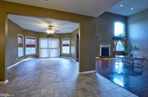 4 Millennium Dr, Columbus NJ  08022-2250 exterior