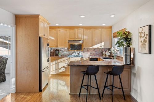 831 Mohican Way, Redwood City CA  94062-3416 exterior