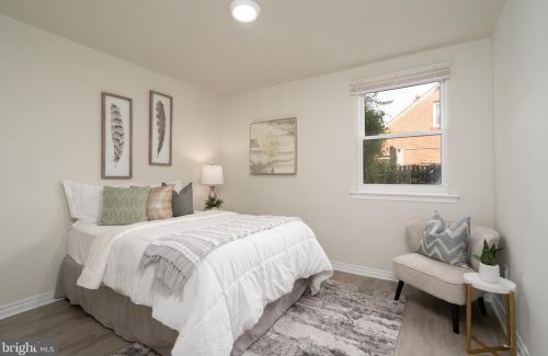 6916 Arlington Blvd, Falls Church VA  22042-1937 exterior