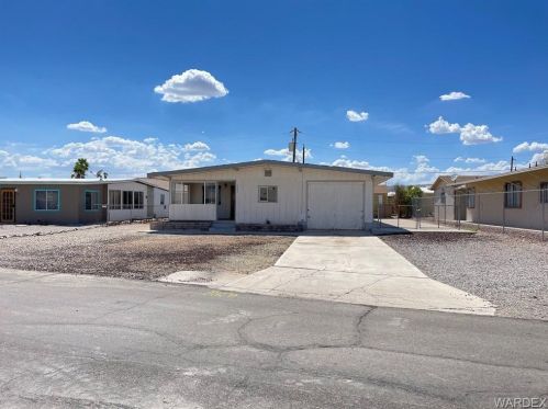 1425 Paradise Ln, Bullhead City, AZ 86442-6612