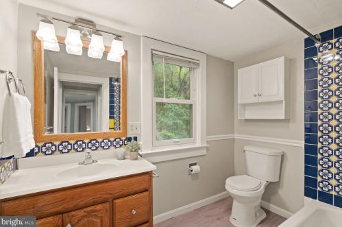 13188 Loyalty Rd, Leesburg VA  20176-6112 exterior