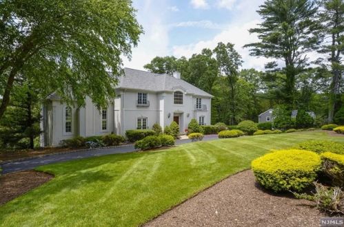 7 Saddle Ridge Rd, Ho Ho Kus, NJ 07423-1316