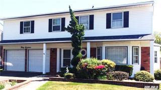 3017 Davis Pl, Rockville Centre, NY 11572-4705