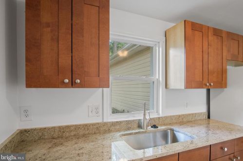 15109 Cloverdale Rd, Woodbridge VA  22193-1650 exterior