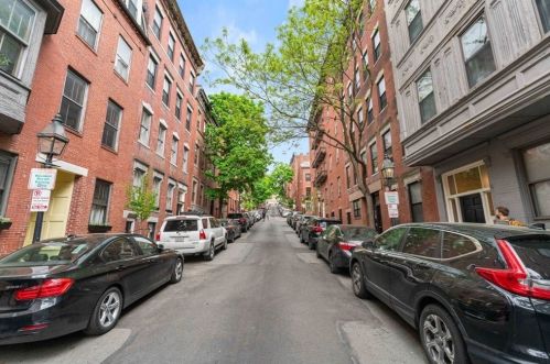 11 Irving St, Boston MA  02114 exterior