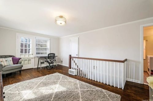 22 Randolph Rd, White Plains NY  10607-1516 exterior