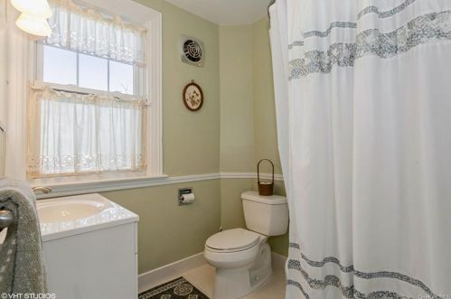 26 Hawthorne Ave, Rye Brook NY  10573-2927 exterior