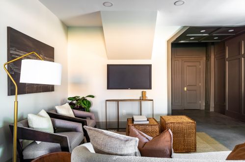 330 Pike St, Covington KY 41011-2127 exterior