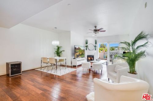 12449 Kling St, North Hollywood, CA 91604-1160