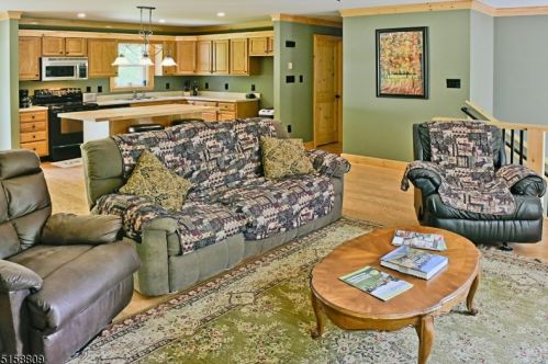 36 Pidgeon Hill Rd, Wantage NJ  07461-2729 exterior