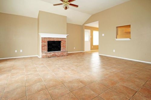 1302 Misty Meadow Dr, Midlothian, TX 76065-5032