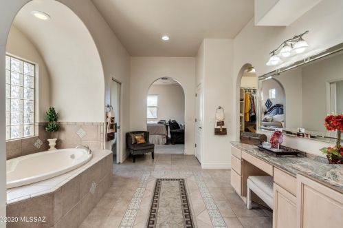 976 Josephine Saddle Pl, Green Valley AZ 85614-6302 exterior