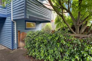 3623 Dayton Ave, Seattle, WA 98103-8510