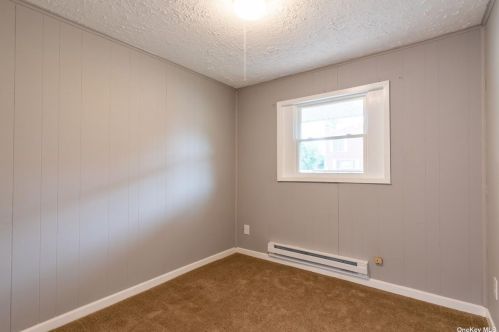 15 Campbell St, Amityville NY  11701-1817 exterior
