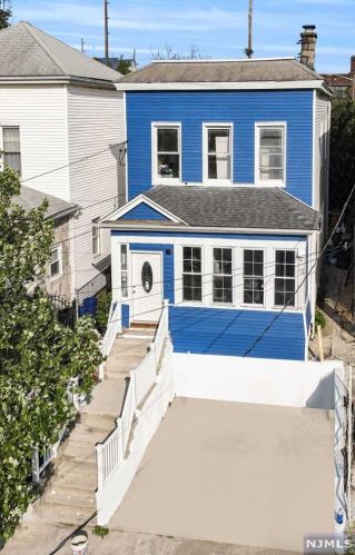 1084 Grove St, Irvington NJ  07111-4123 exterior